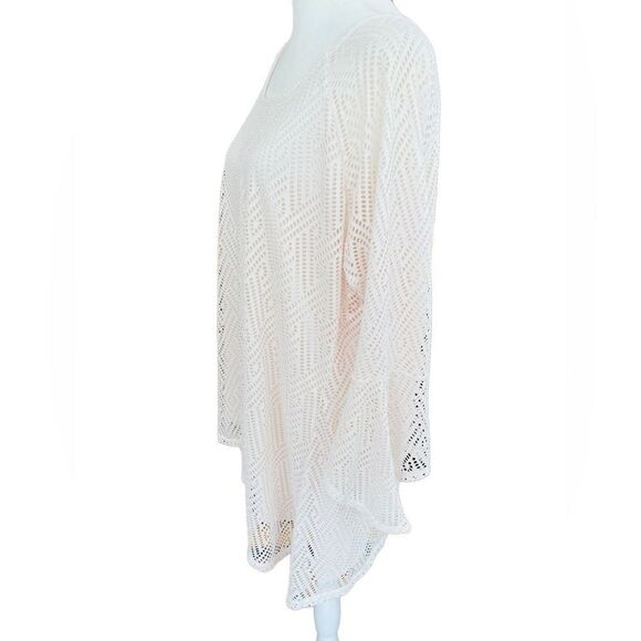 New Directions ivory laser cut lined sharkbite hem top, bell sleeves size XL - Picture 5 of 8
